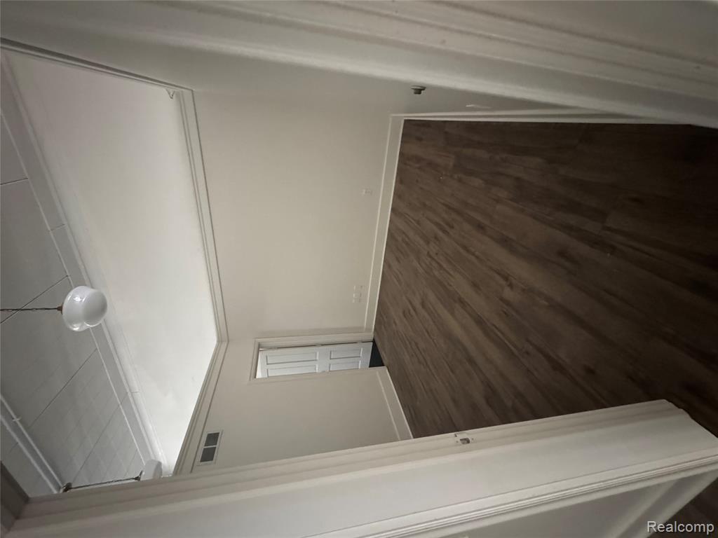 123 N Clinton Avenue, MI 48879 — Photo 3
