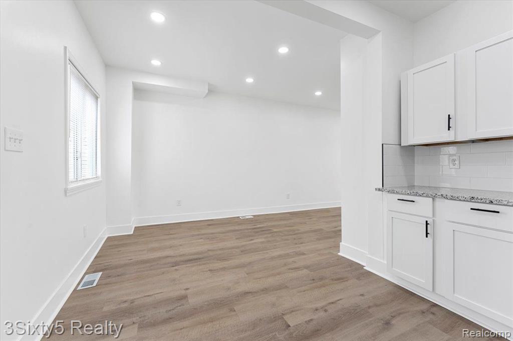 8072 E EDSEL FORD, Detroit, MI 48213 — Photo 10
