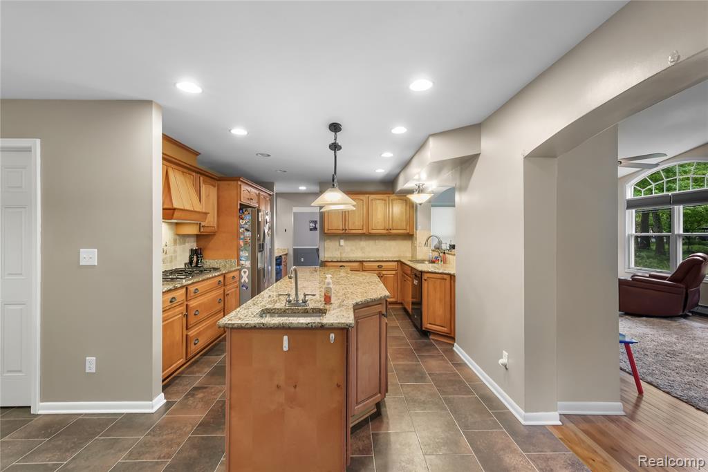26060 Hidden Lane, Grosse Ile, MI 48138 — Photo 33