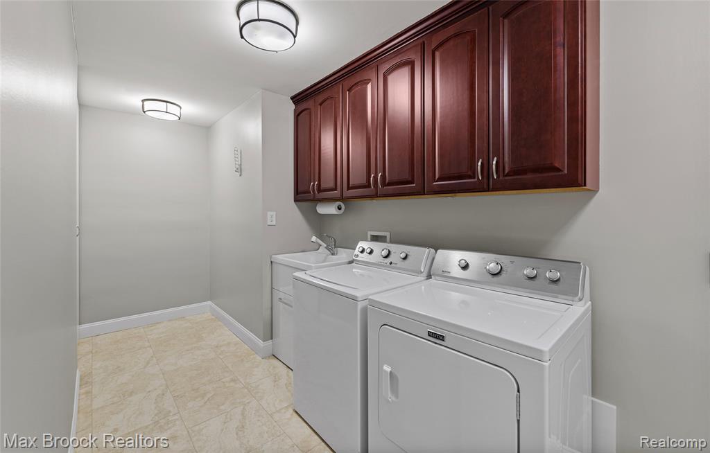 5163 Woodlands Drive, Bloomfield Hills, MI 48302 — Photo 11