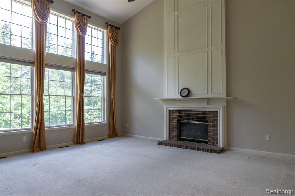 49028 FOUNDERS, Canton, MI 48187 — Photo 3