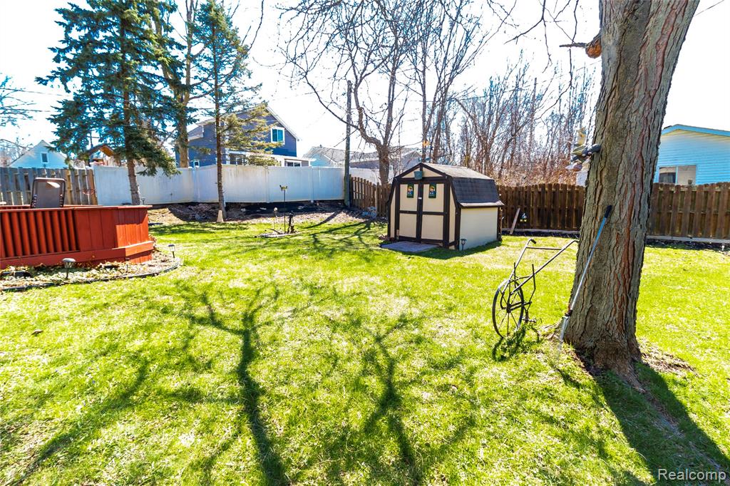 230 E Oregon Street, Lapeer, MI 48446 — Photo 3