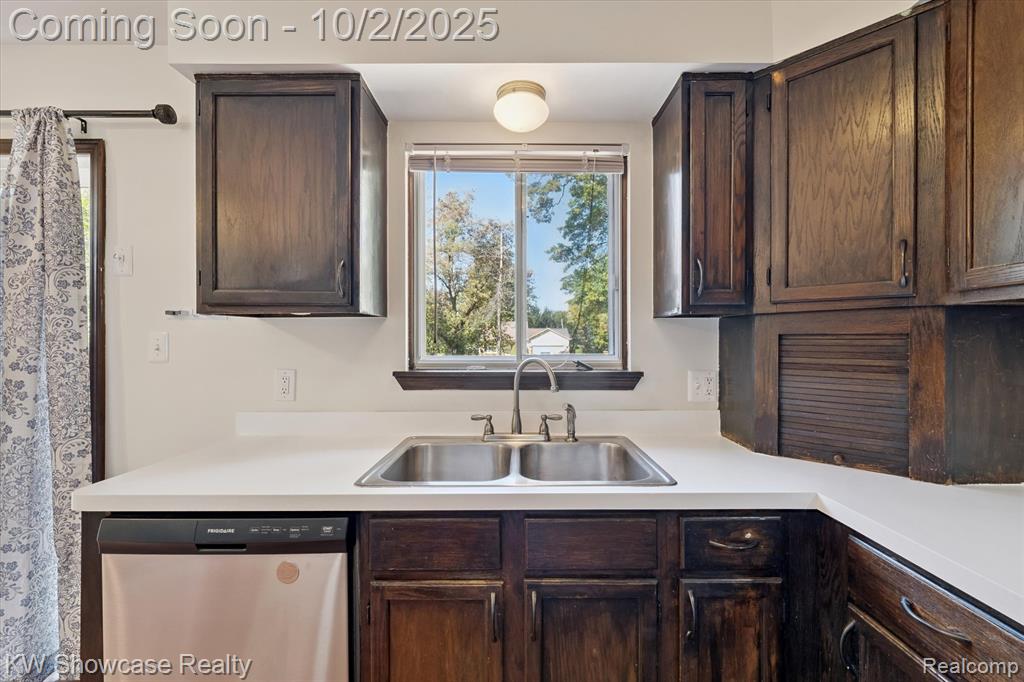 8760 Cooley Beach Drive, White Lake, MI — Photo 27