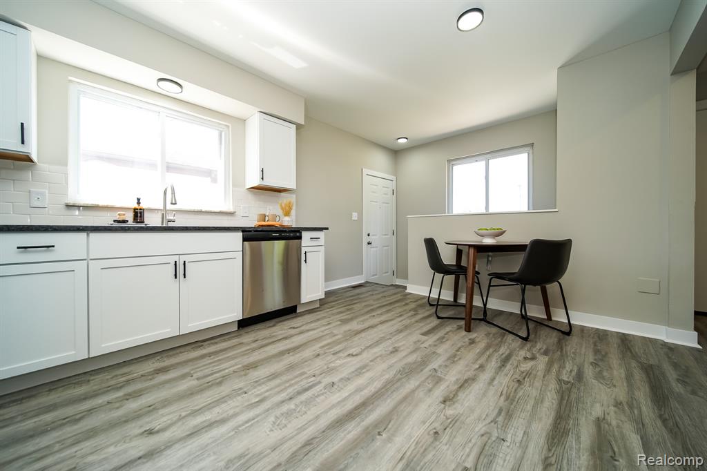 32100 Ruehle Avenue, Warren, MI 48093 — Photo 16