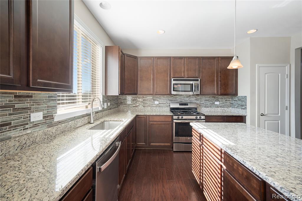 51026 Upland View Street, Canton, MI 48188 — Photo 7