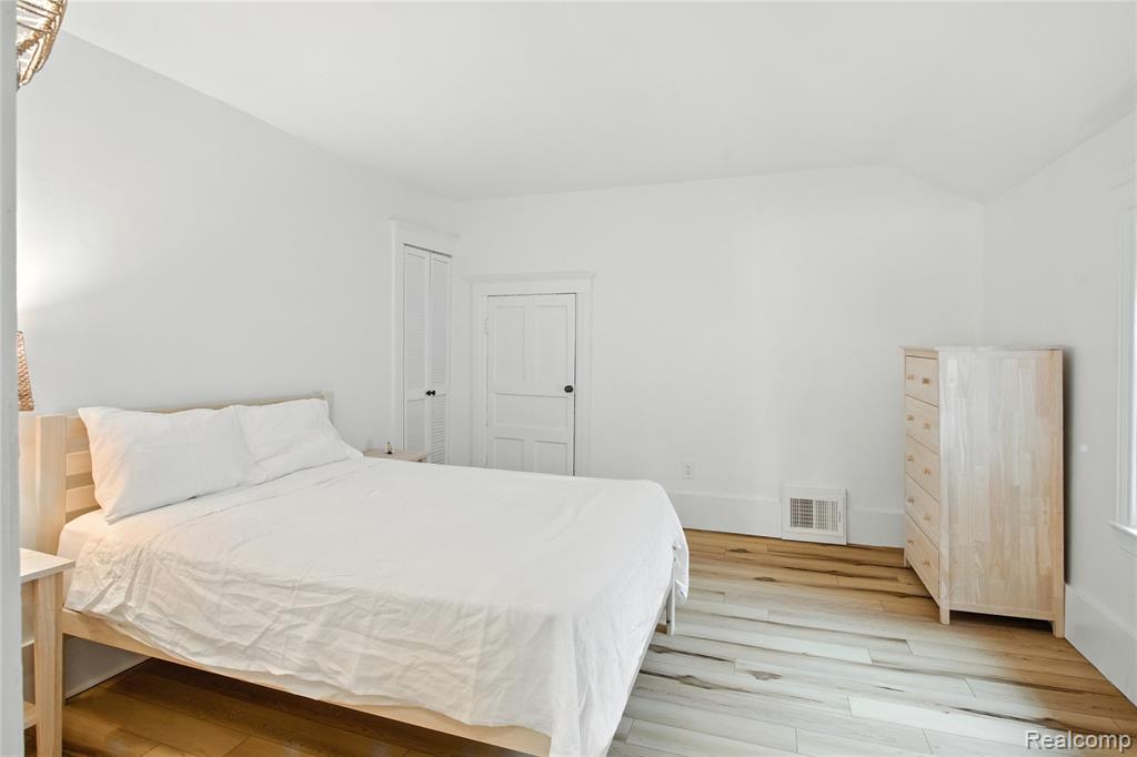 526 Notre Dame Street, Grosse Pointe, MI 48230 — Photo 27