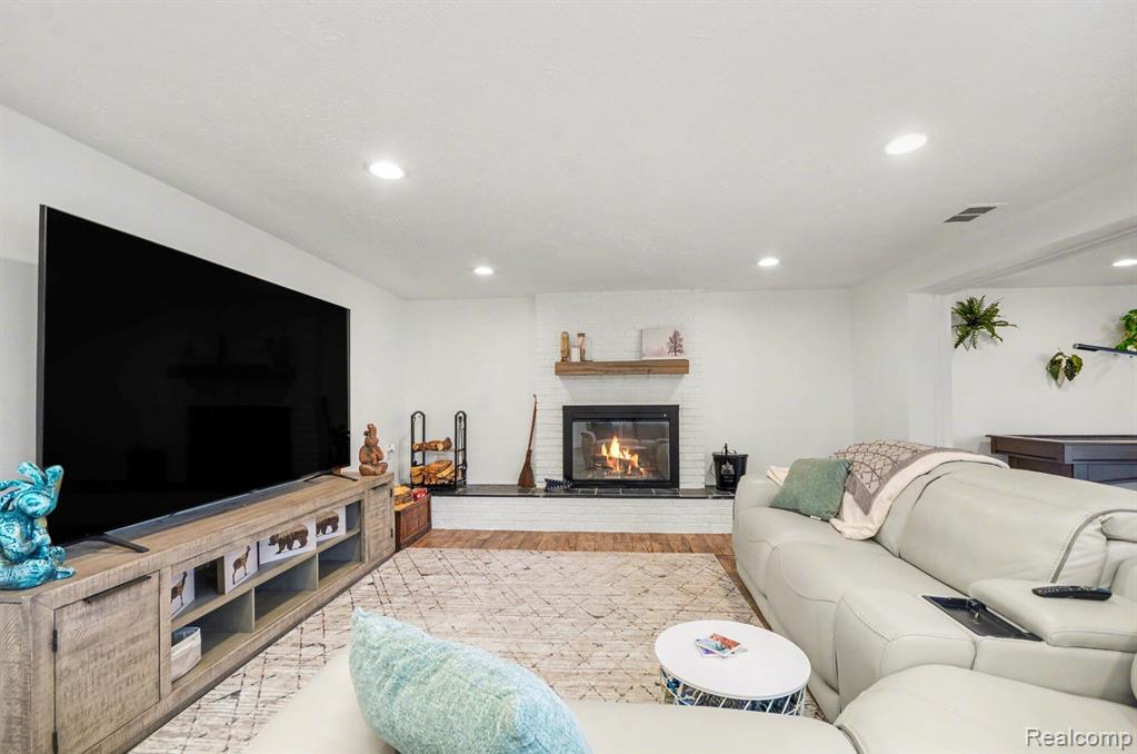 7250 Cedarcroft Lane, West Bloomfield, MI — Photo 11