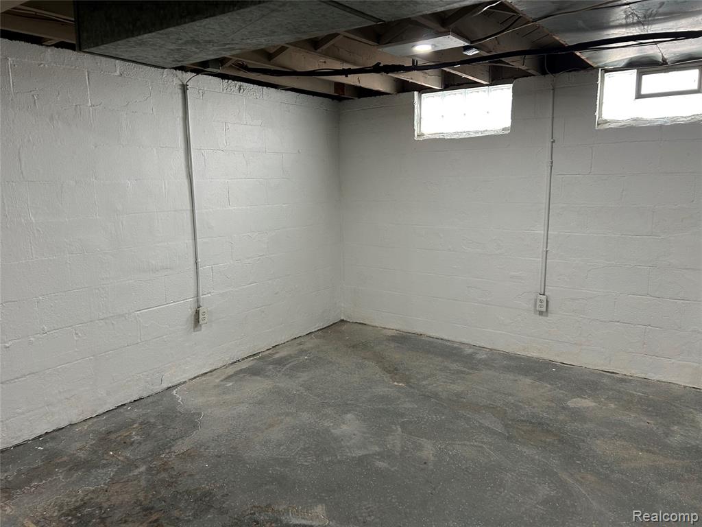 7546 Sterling, Center Line, MI 48015 — Photo 22
