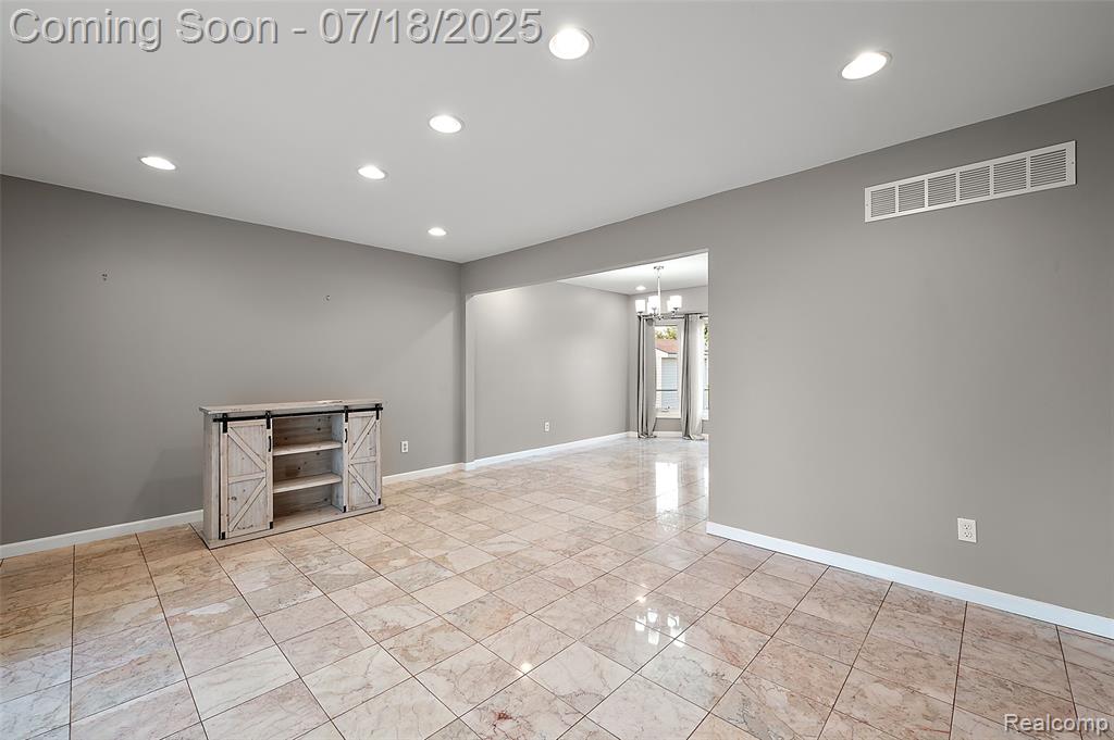 4152 Bloomfield Drive, Sterling Heights, MI 48310 — Photo 11