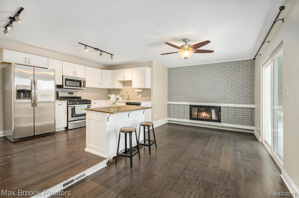 720 Hamlet Court, Auburn Hills, MI 48326 — Photo 8