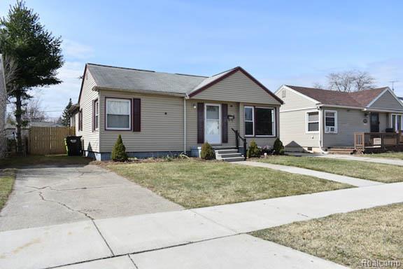 26103 Palmer Boulevard, Madison Heights, MI 48071 — Photo 2