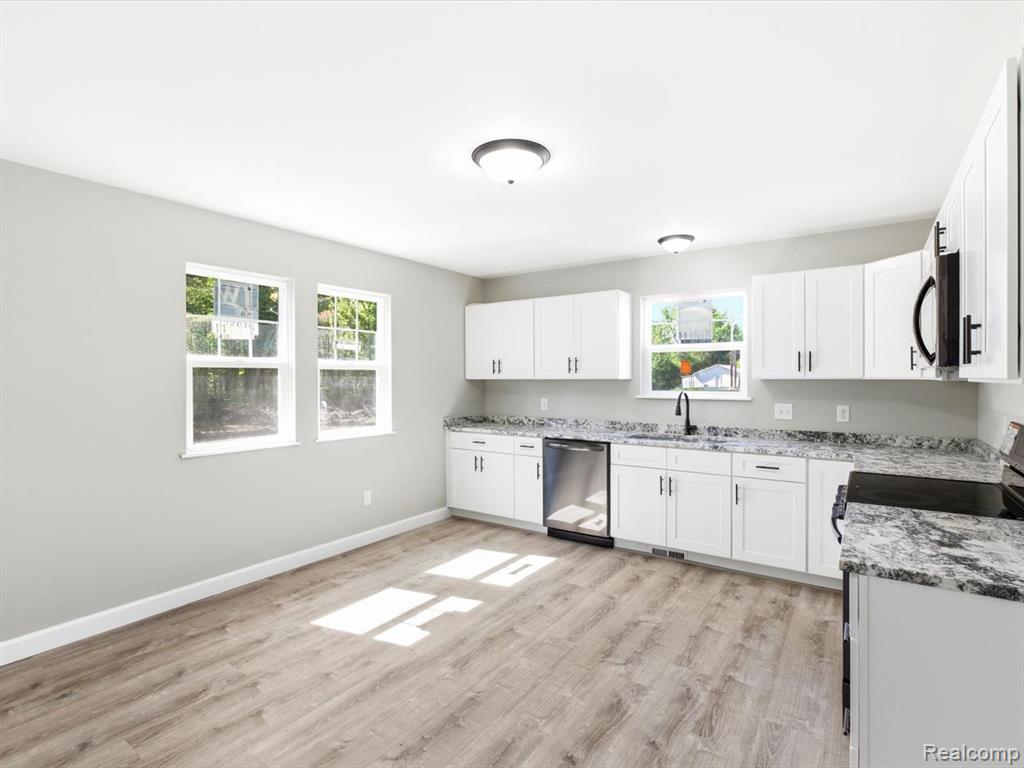 2921 Beach Road, Port Huron, MI 48060 — Photo 12
