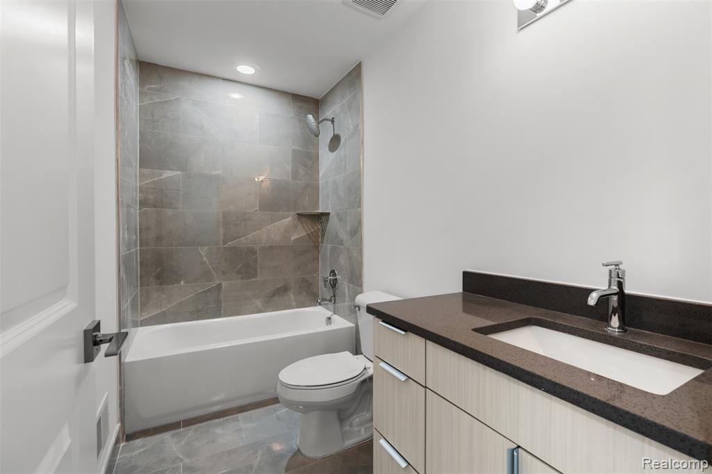 2845 Summers Place, Troy, MI 48084 — Photo 16