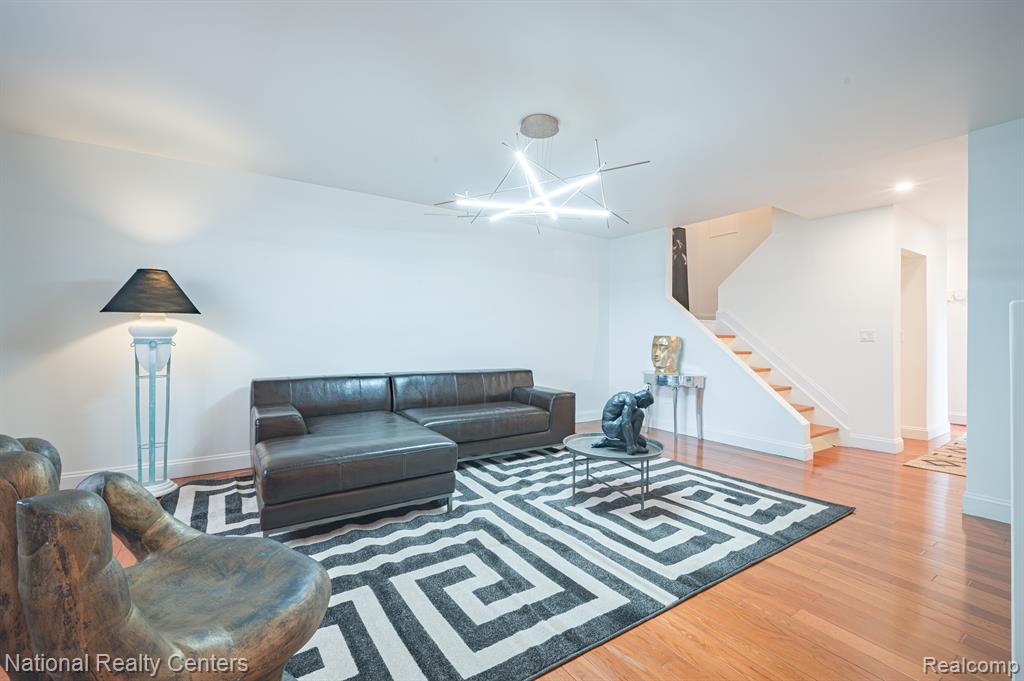 81 STRATFORD Lane, Rochester Hills, MI 48309 — Photo 5