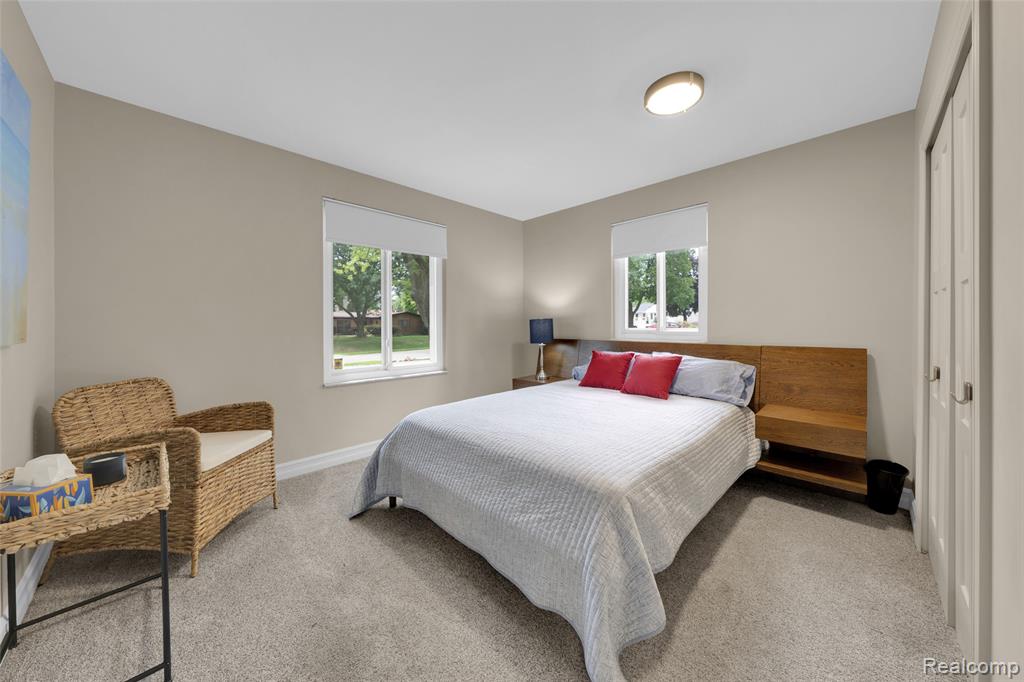 5780 Southward Avenue, Waterford, MI 48329 — Photo 12