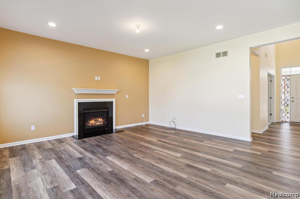 579 Fletcher Street, Wixom, MI — Photo 14