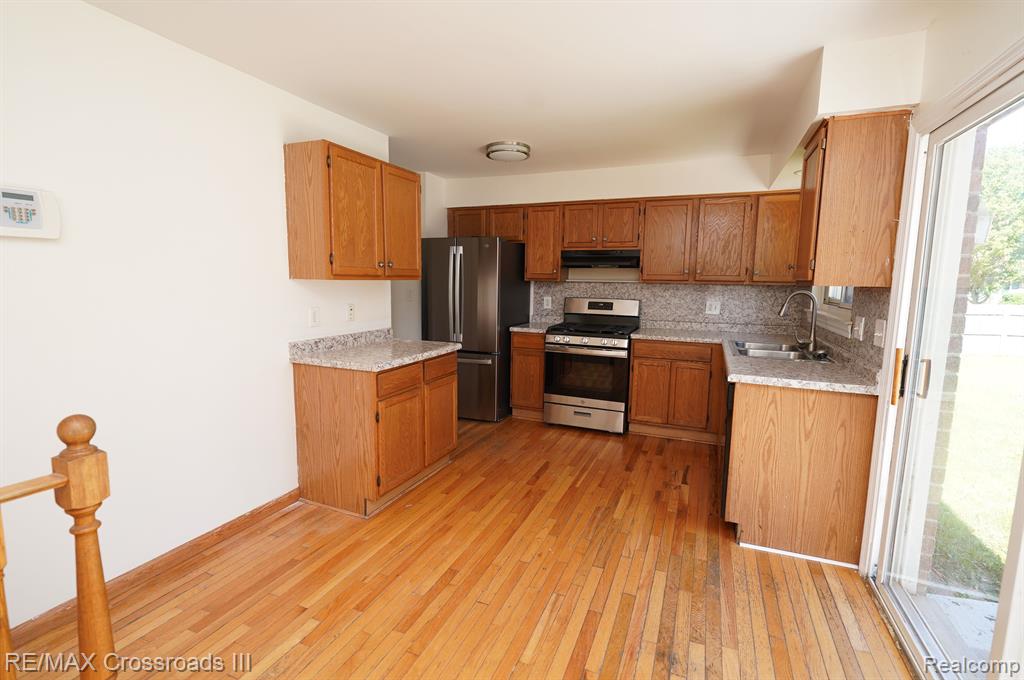 10152 HAMILTON Street, Van Buren, MI 48111 — Photo 8