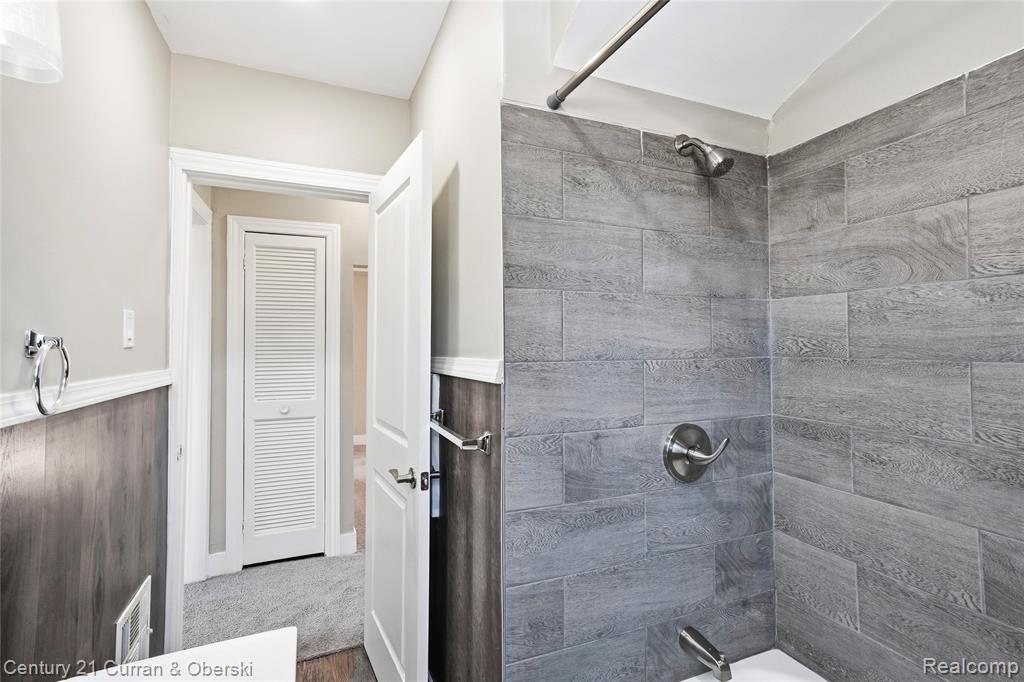 6640 Yinger Avenue, Dearborn, MI 48126 — Photo 30