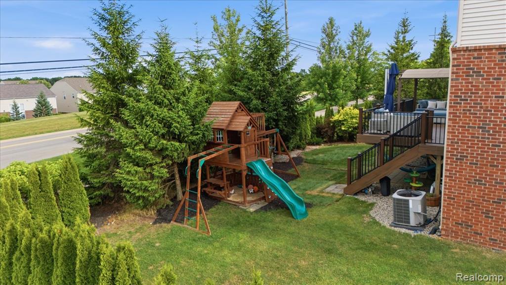 4810 E Stonegate Circle, Lake Orion, MI — Photo 54
