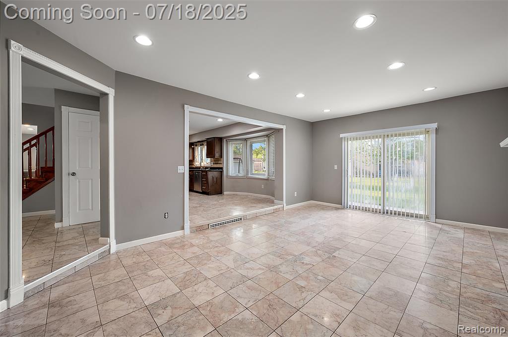 4152 Bloomfield Drive, Sterling Heights, MI 48310 — Photo 30