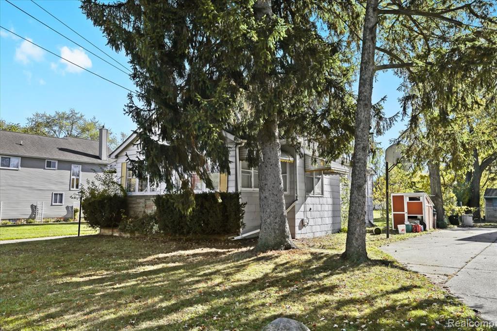 609 John M Avenue, Clawson, MI — Photo 2