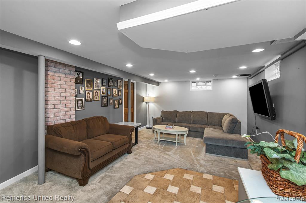 717 S Edgeworth Avenue, Royal Oak, MI 48067 — Photo 37