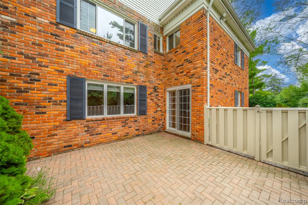 560 Billingsgate Court, Bloomfield Hills, MI 48301 — Photo 27