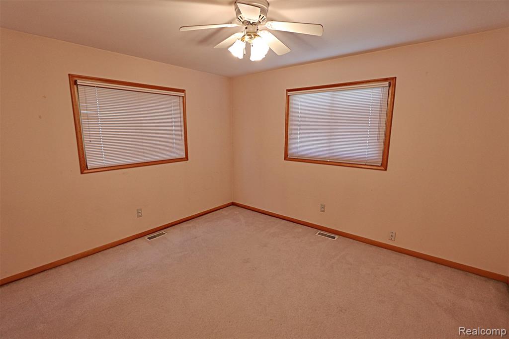 6964 Norborne Avenue, Dearborn Heights, MI 48127 — Photo 35