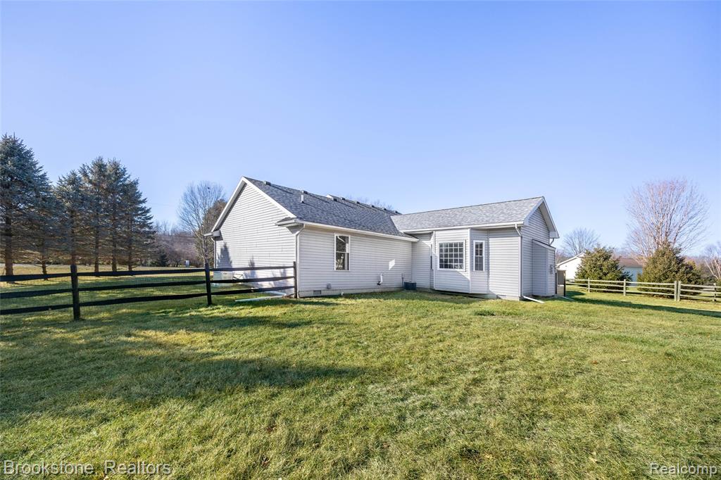 8450 Whiteford Center Road, Ottawa Lake, MI 49267 — Photo 4