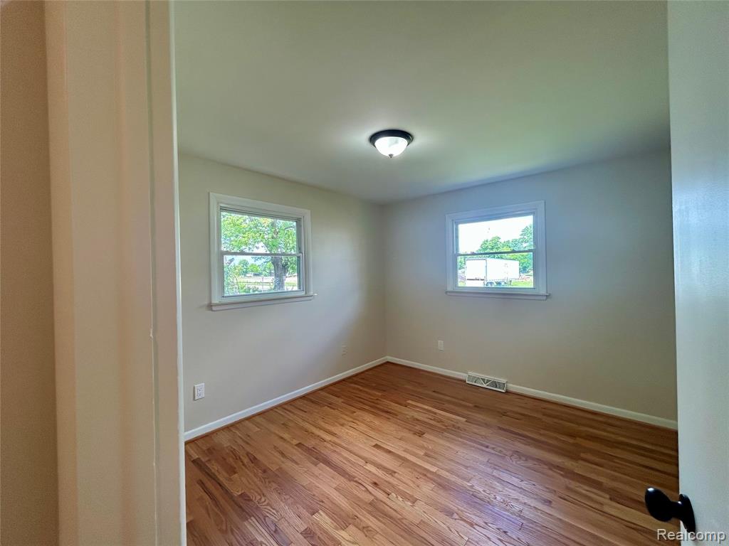 86 E Columbia Avenue, Pontiac, MI 48340 — Photo 10