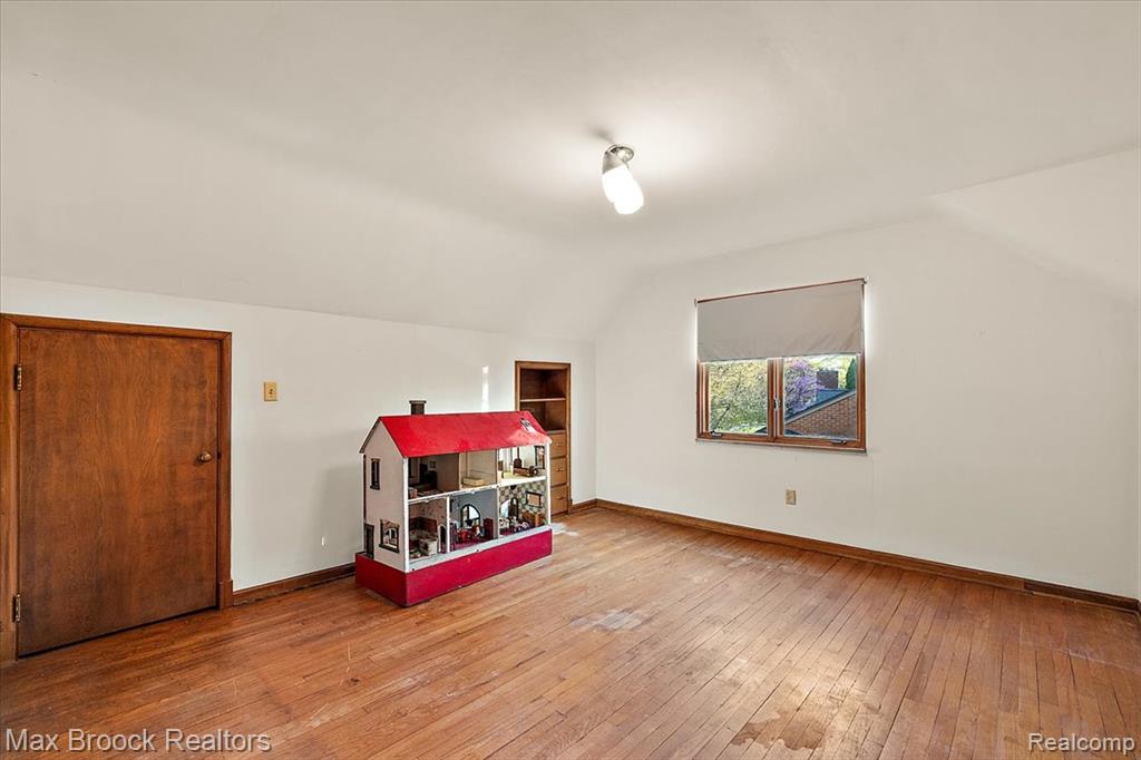 32321 Arlington Drive, Beverly Hills, MI 48025 — Photo 17