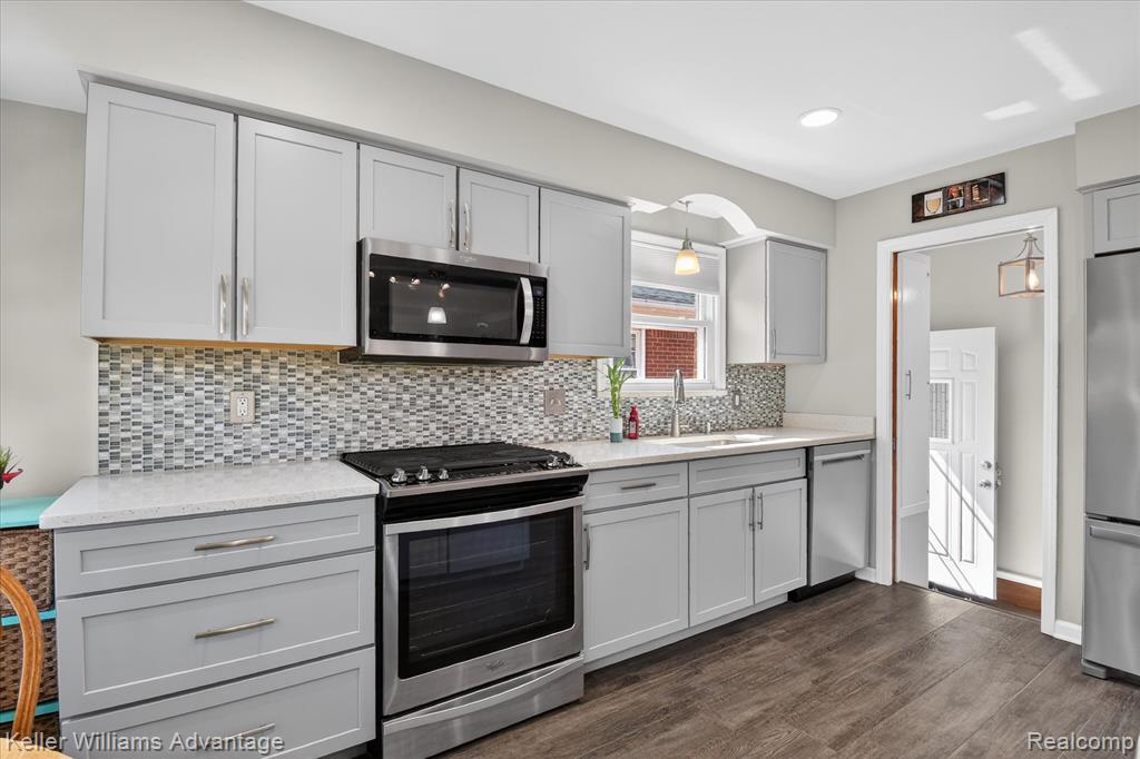 4000 Tulane Street, Dearborn Heights, MI 48125 — Photo 11