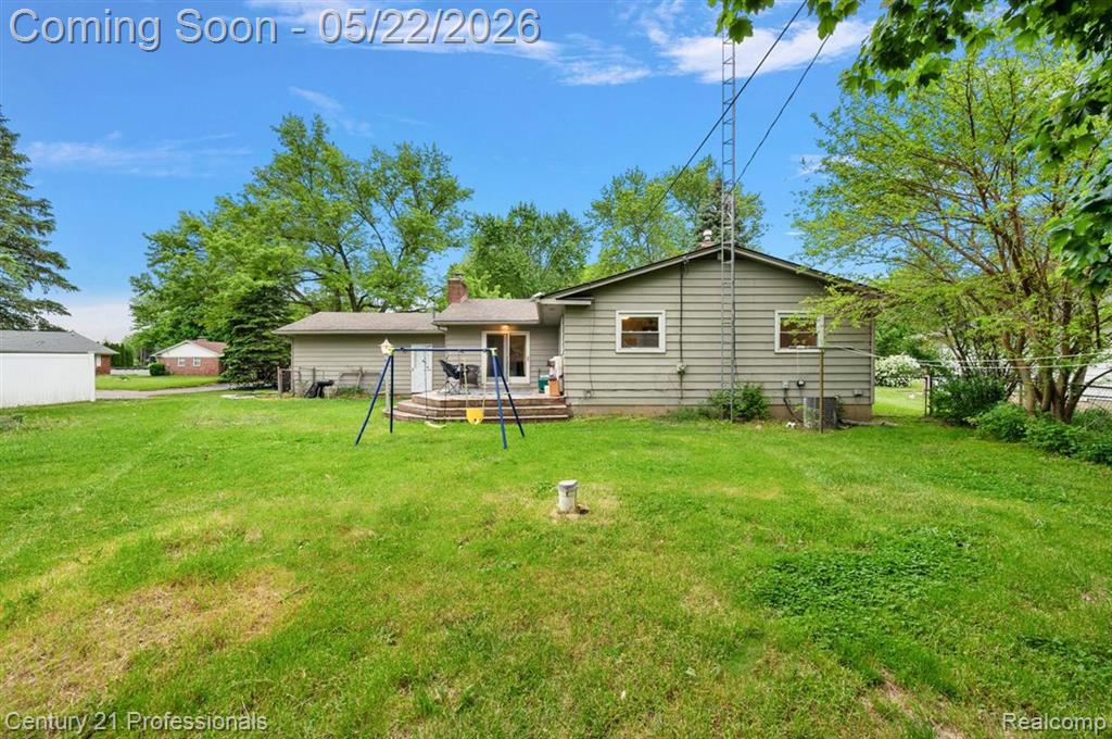 4255 Whispering Oak Drive, Flint, MI 48507 — Photo 8