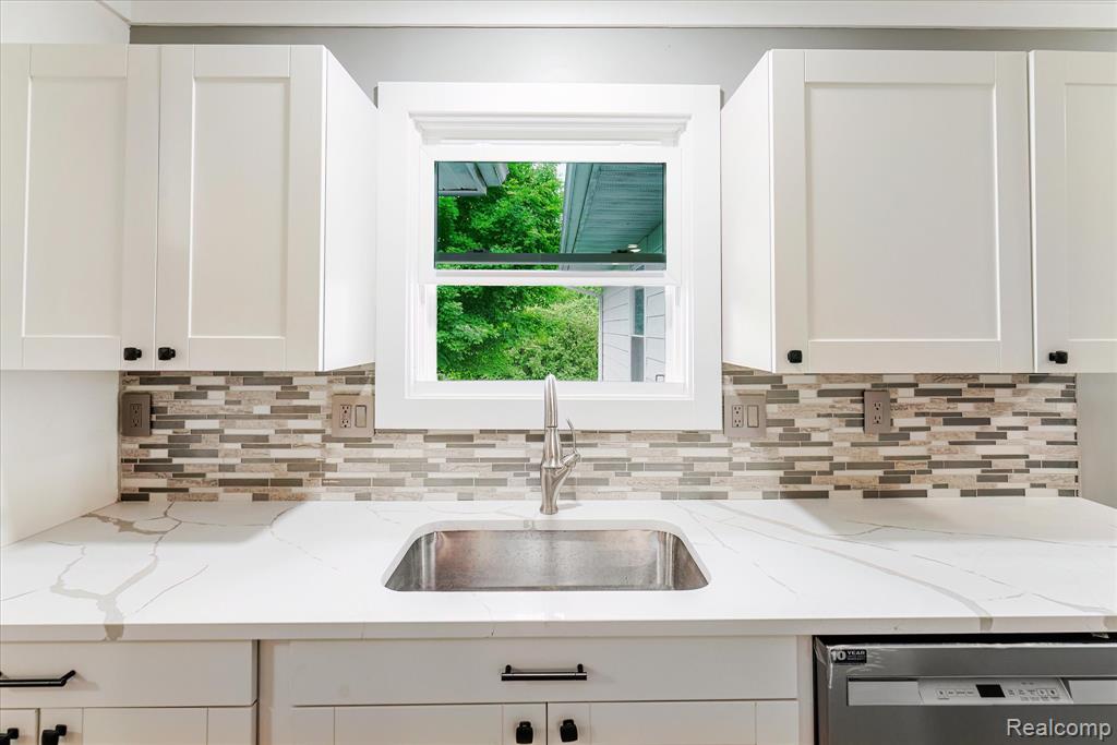 4072 Mill Lake Road, Lake Orion, MI — Photo 10