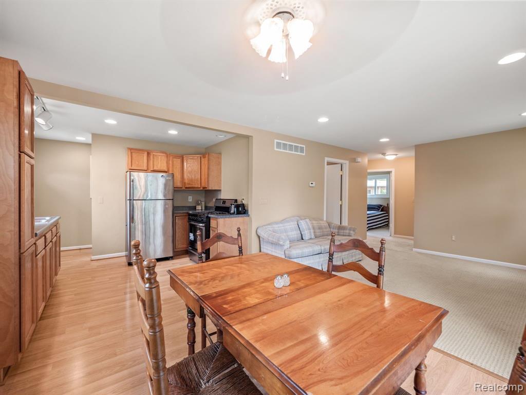 9303 BEECHCREST Street, White Lake, MI — Photo 8