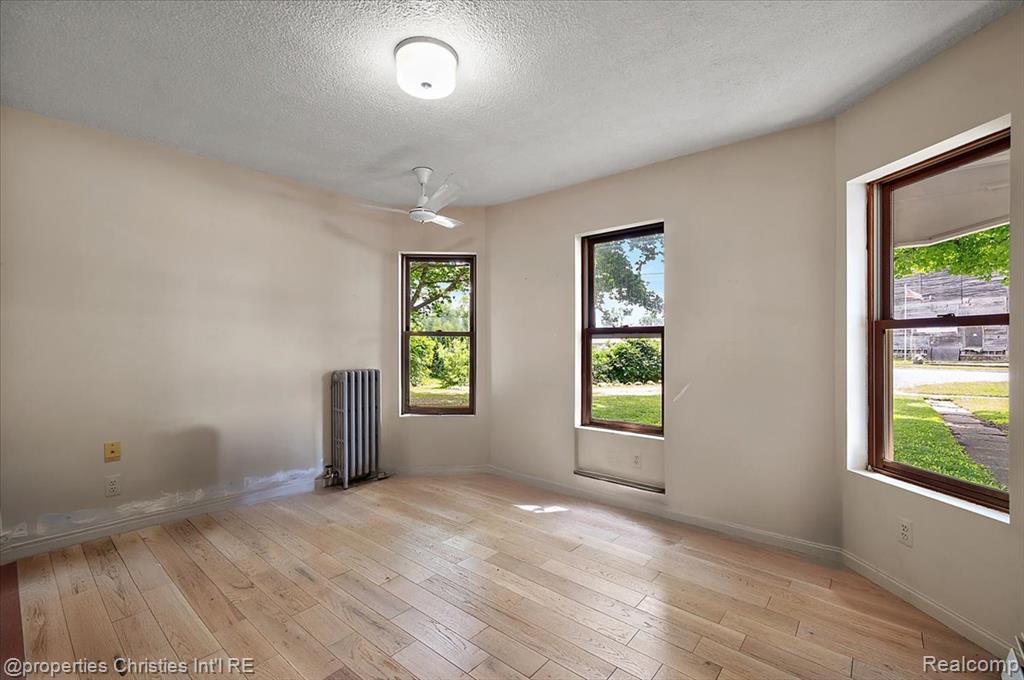 157 E Elmwood, Leonard, MI 48367 — Photo 41