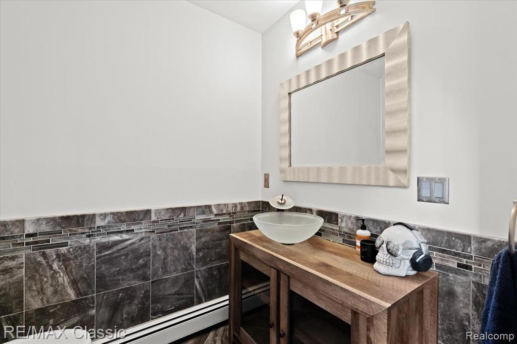 2345 E Commerce Road, Milford, MI 48381 — Photo 8
