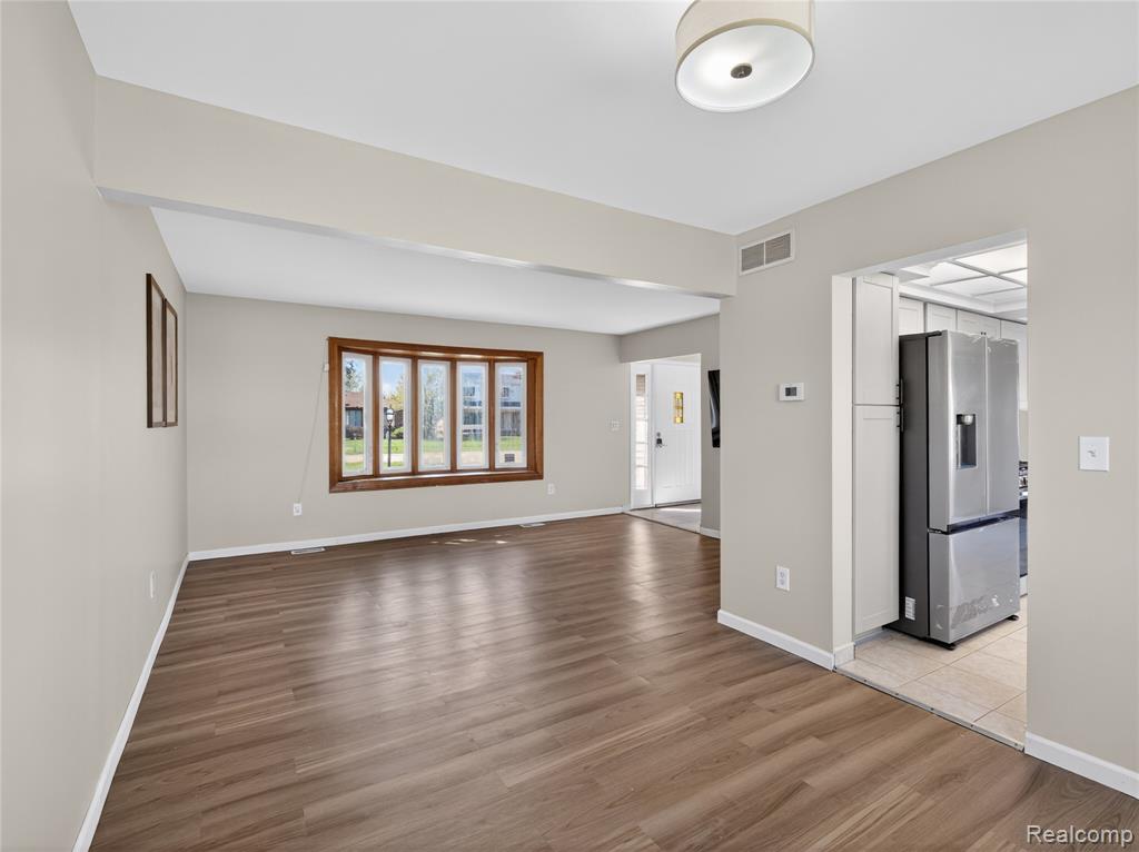 4667 Bloomfield Drive, Sterling Heights, MI 48310 — Photo 5