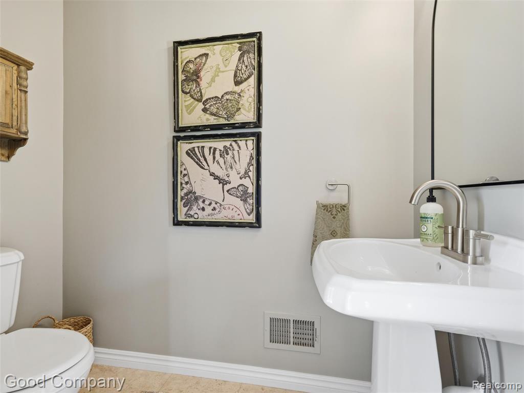532 Springview Drive, Rochester, MI 48307 — Photo 18