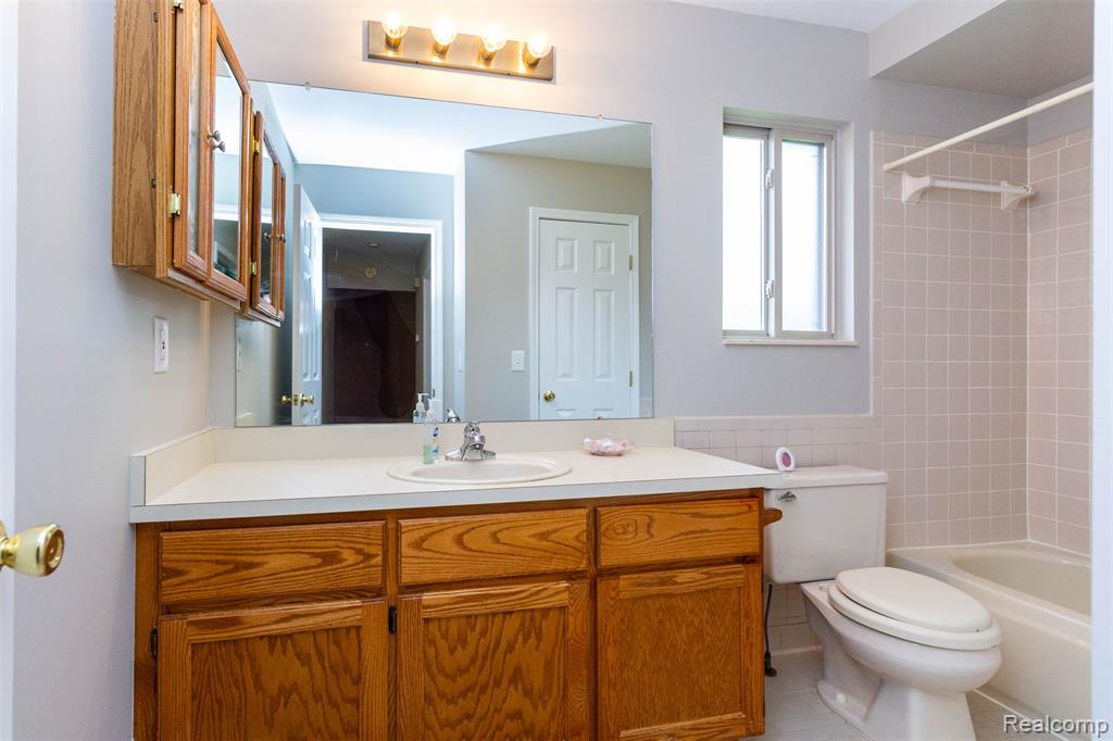53395 Andrew Circle, New Baltimore, MI 48047 — Photo 19