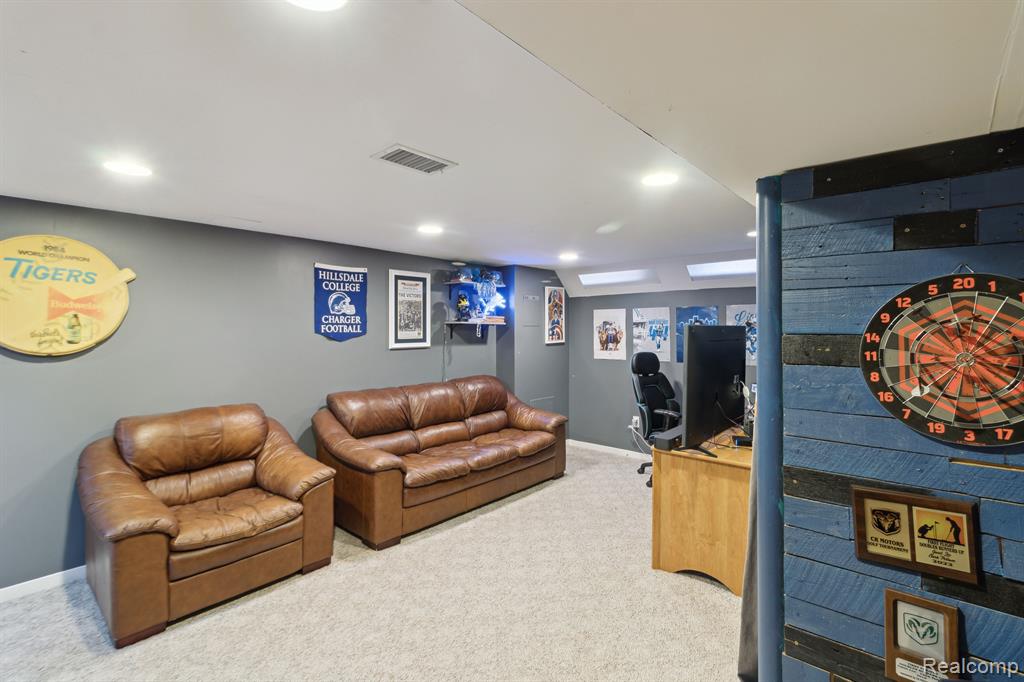 8612 PALOMINO Drive, Commerce Twp, MI 48382 — Photo 22