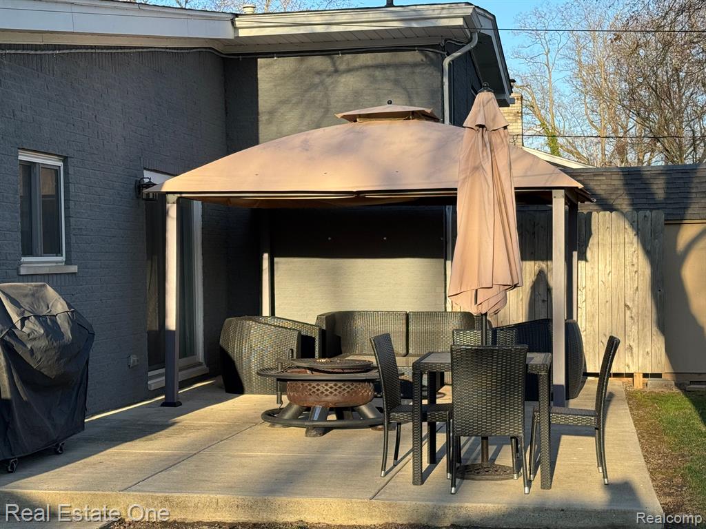 8477 CHURCH Road, Grosse Ile, MI 48138 — Photo 27