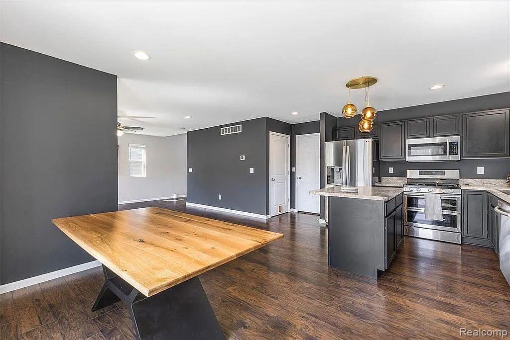 6576 SKYLAR Lane, Waterford, MI 48327 — Photo 15