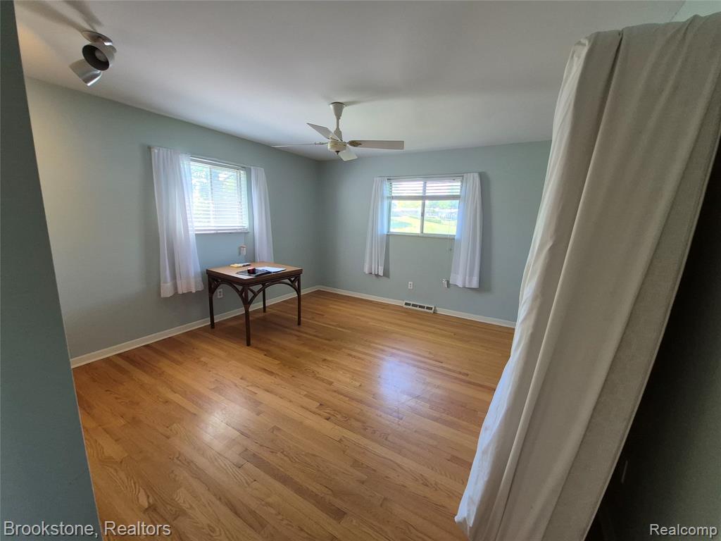 4295 Sashabaw Road, Waterford, MI 48329 — Photo 21