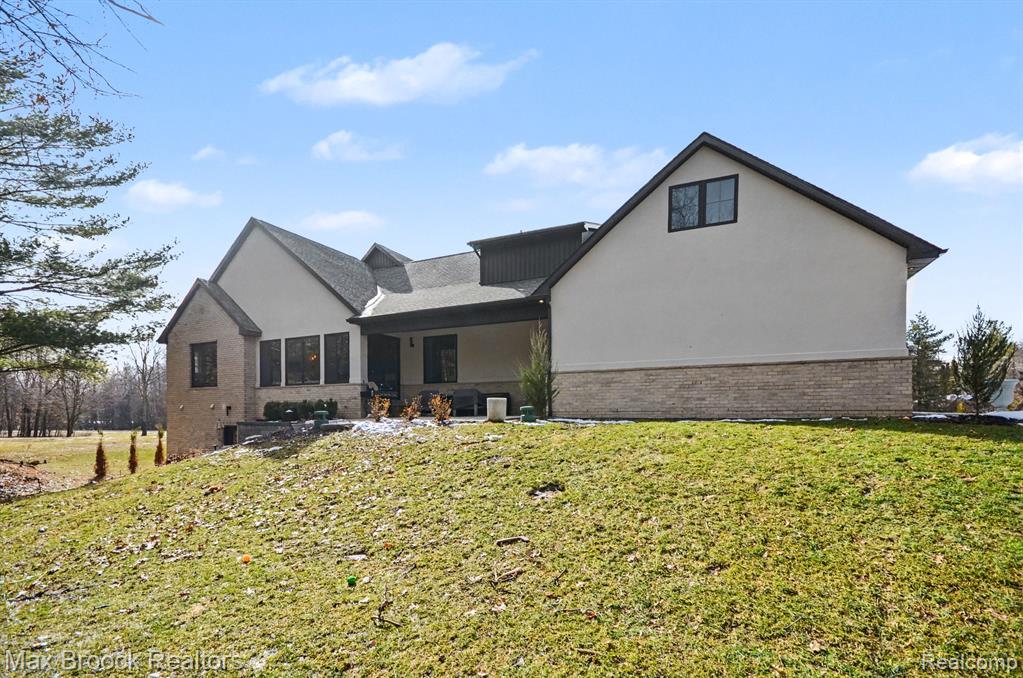 668 Pinery Boulevard, Lake Orion, MI 48362 — Photo 53