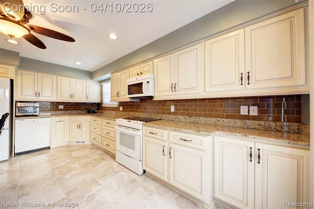 42092 Queen Anne Court, Northville, MI 48167 — Photo 26