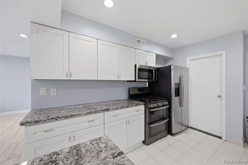 30746 Brush Street, Madison Heights, MI 48071 — Photo 11