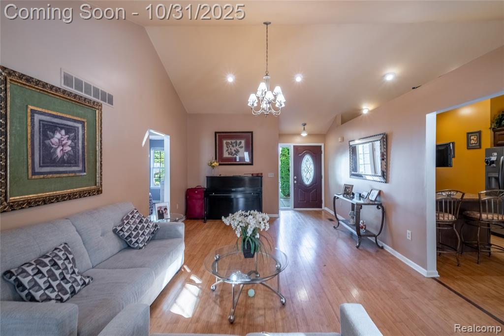 7036 Glen Oak Drive, Grand Blanc, MI 48439 — Photo 7