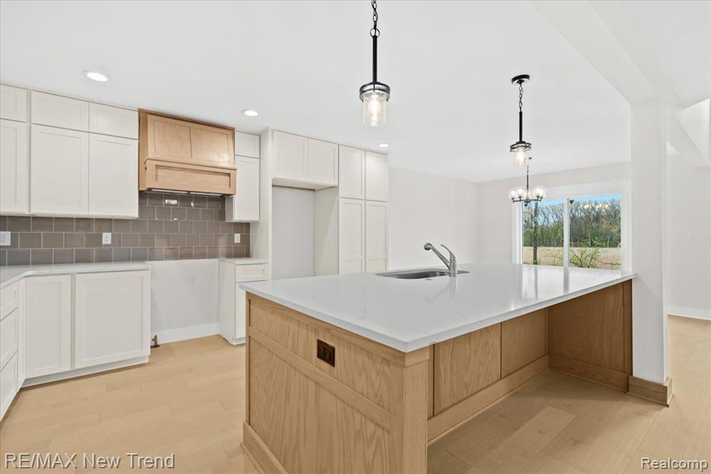 7833 Trailside Court, West Bloomfield, MI 48323 — Photo 16