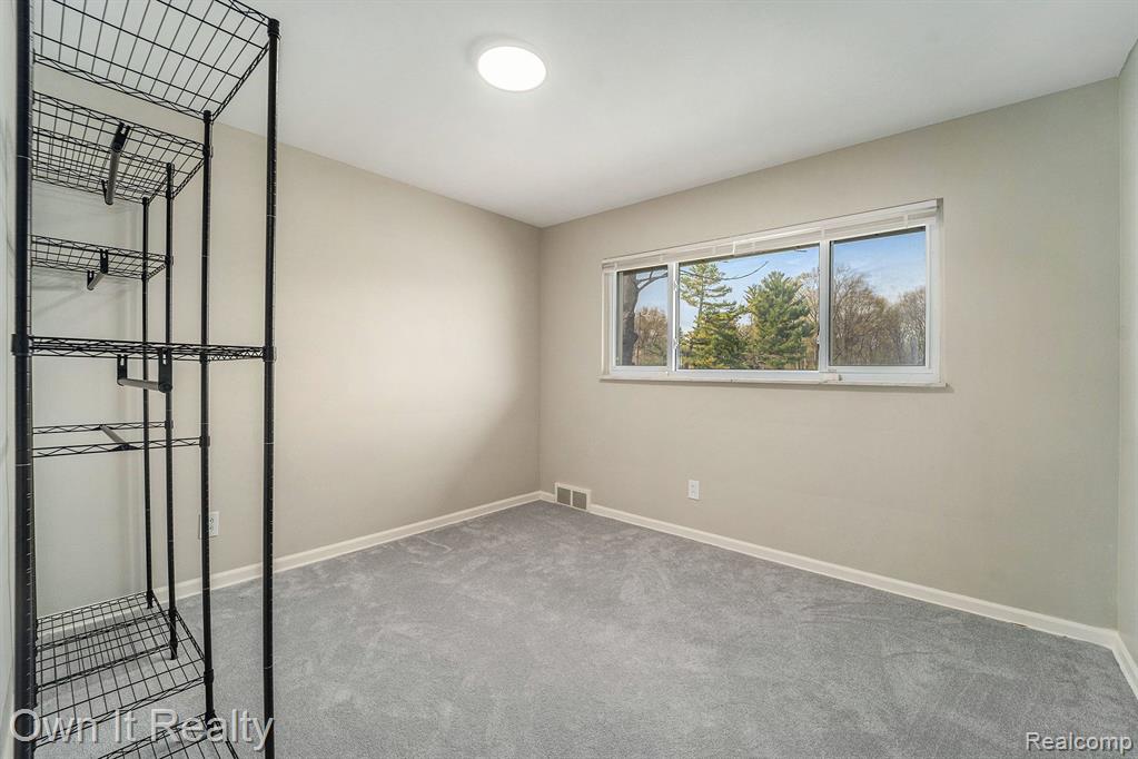 5972 MCMILLAN Street, Dearborn Heights, MI 48127 — Photo 18